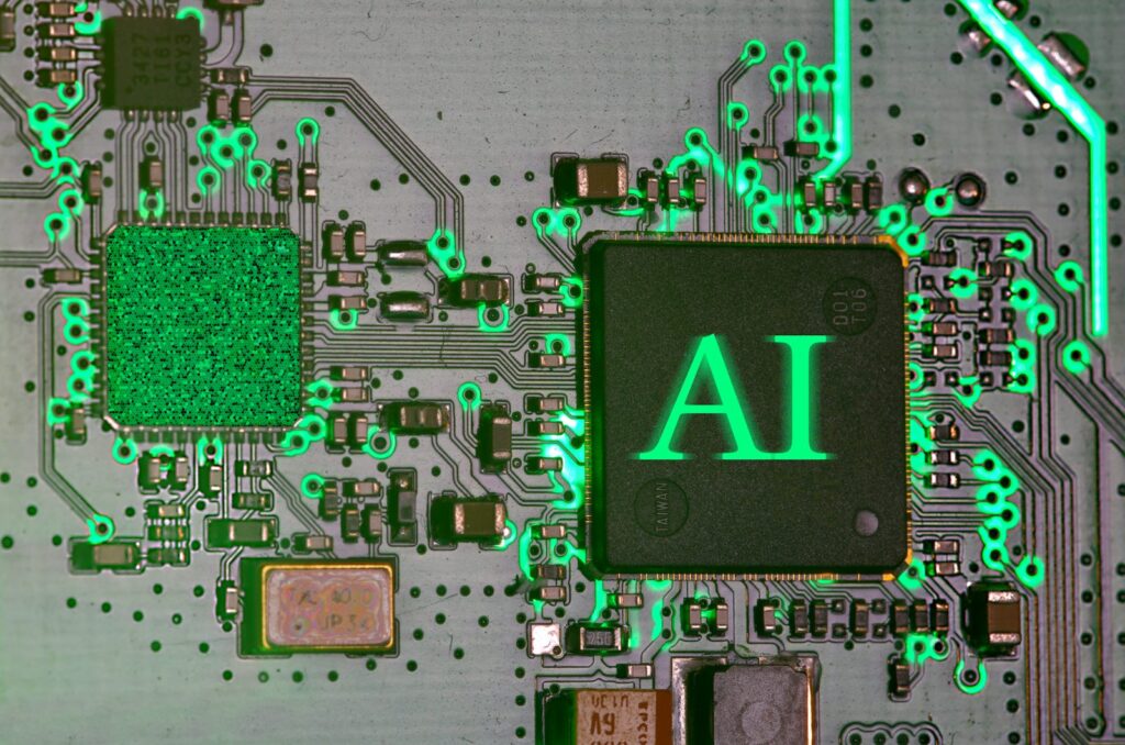 Chip de inteligência artificial em placa de circuito, representando automação com IA